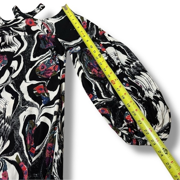 Free People Black White Red Drift Away Cold Shoulder Tunic Top - Size XSmall - Picture 7 of 11